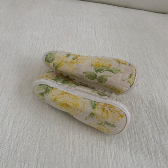 CACHAREL YELLOW INFANT DRESS WITH BONNET & SHOES/ HAT SET SIZE: 3 MONTH - Picture 10 of 12